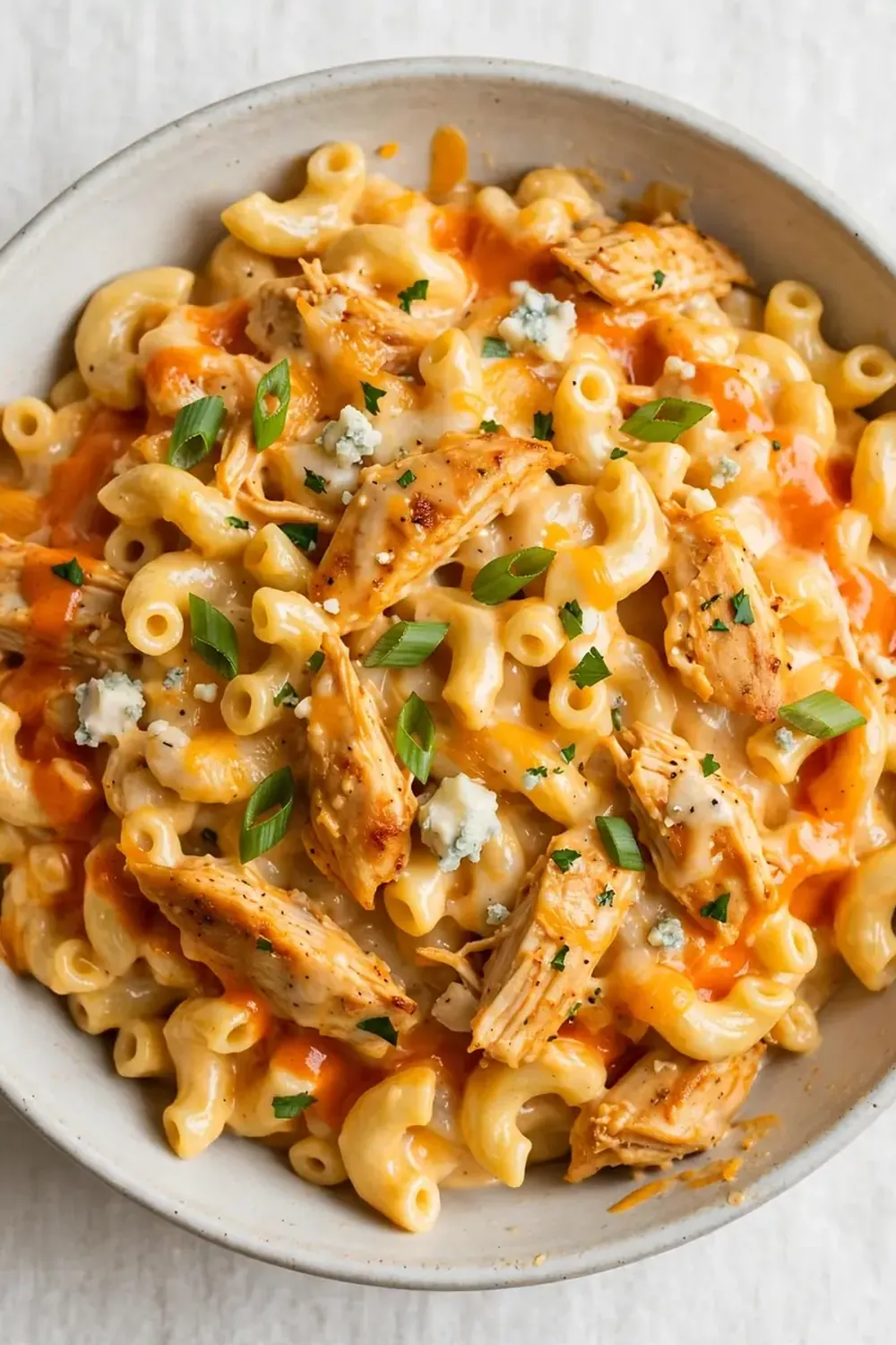 Creamy Buffalo Chicken Mac and Cheese