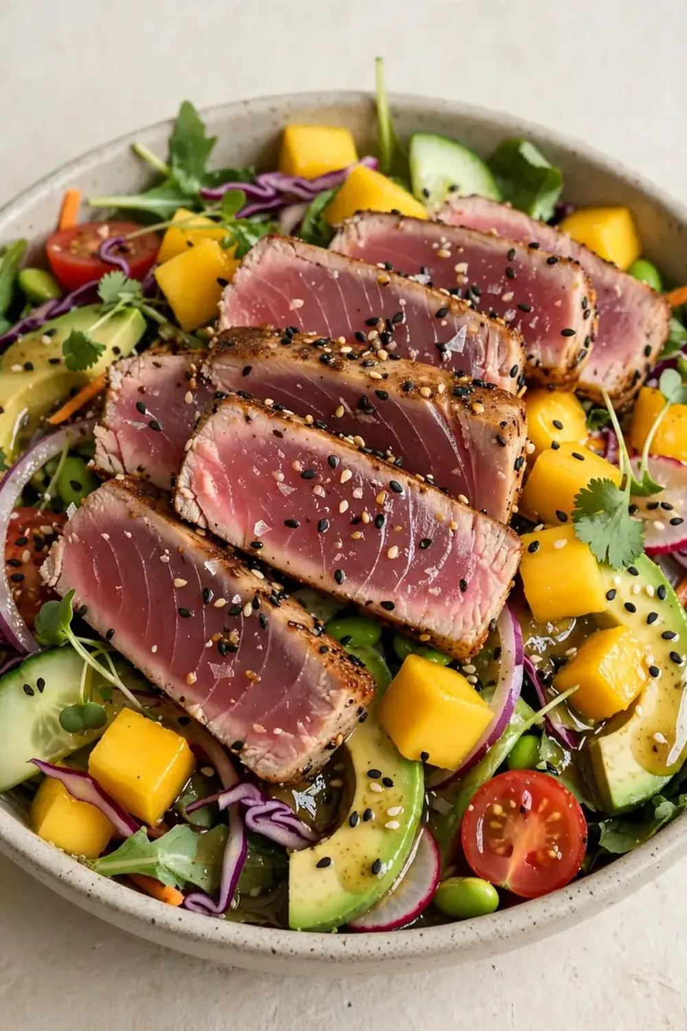 Seared Tuna and Mango Salad Bowl
